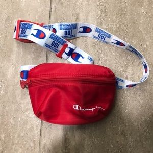 Champion cross body bag